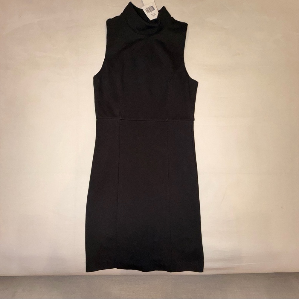 French Connection Crepe Mock Neck
Mini Dress Size 8 NWT - Picture 2 of 10